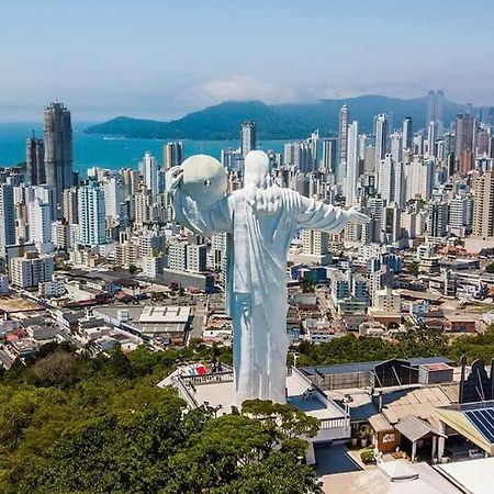 Apto A 100M Da Praia Central Balneário Camboriú Kültér fotó