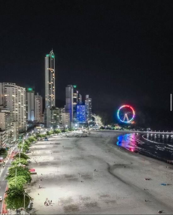 Apto A 100M Da Praia Central Balneário Camboriú Kültér fotó