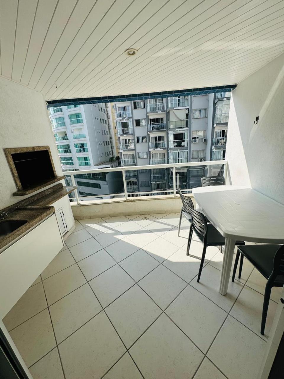 Apto A 100M Da Praia Central Balneário Camboriú Kültér fotó